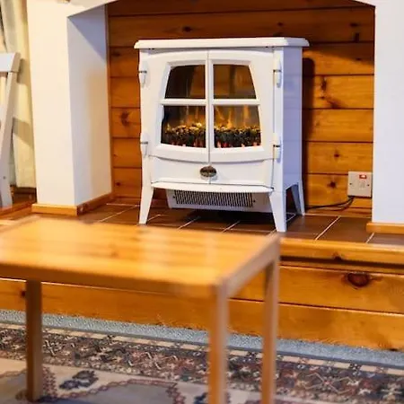 Cozy Norwegian Style Log Cabin In Rural Snowdonia - 2 Bedrooms & Parking By Seren Short Stays Ffestiniog Esterno foto