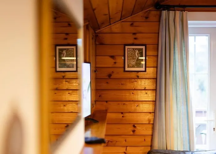 Cozy Norwegian Style Log Cabin In Rural Snowdonia - 2 Bedrooms & Parking By Seren Short Stays