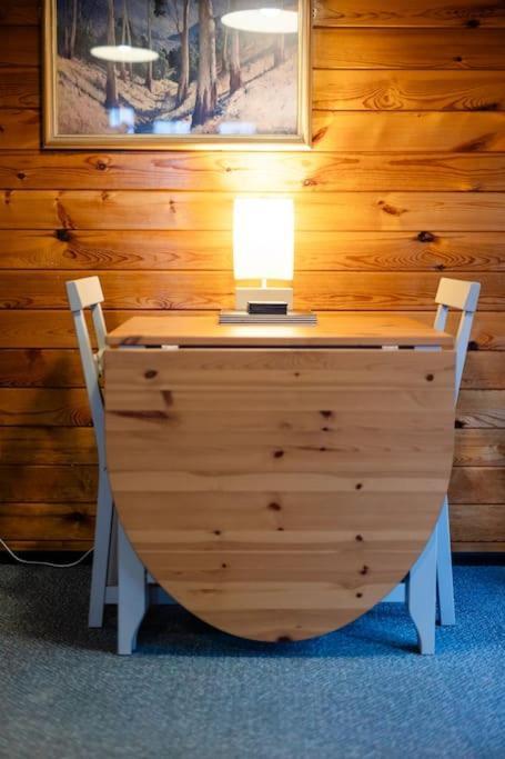 Cozy Norwegian Style Log In Rural Snowdonia - 2 Bedrooms & Parking By Seren Short * Ffestiniog
