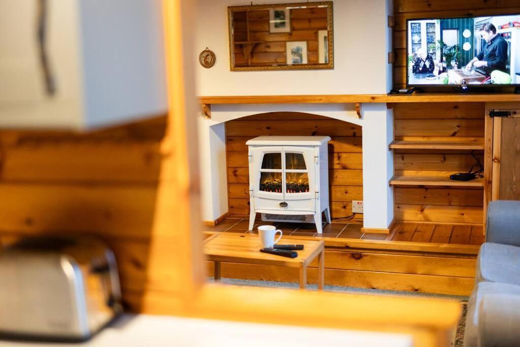 Holiday home Cozy Norwegian Style Log In Rural Snowdonia - 2 Bedrooms & Parking By Seren Short