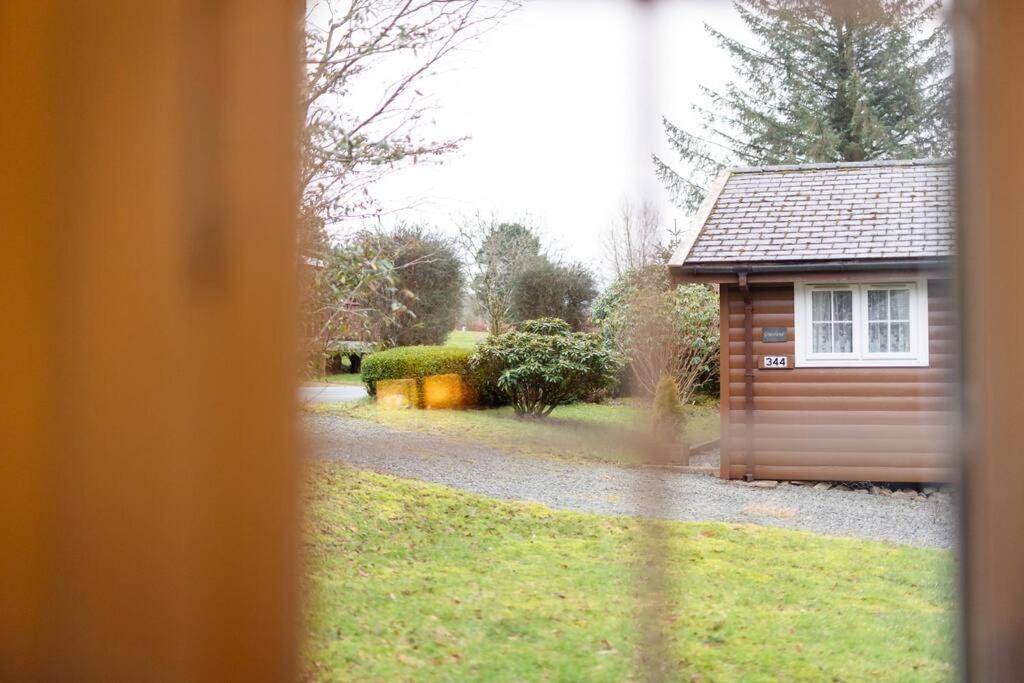 Cozy Norwegian Style Log In Rural Snowdonia - 2 Bedrooms & Parking By Seren Short