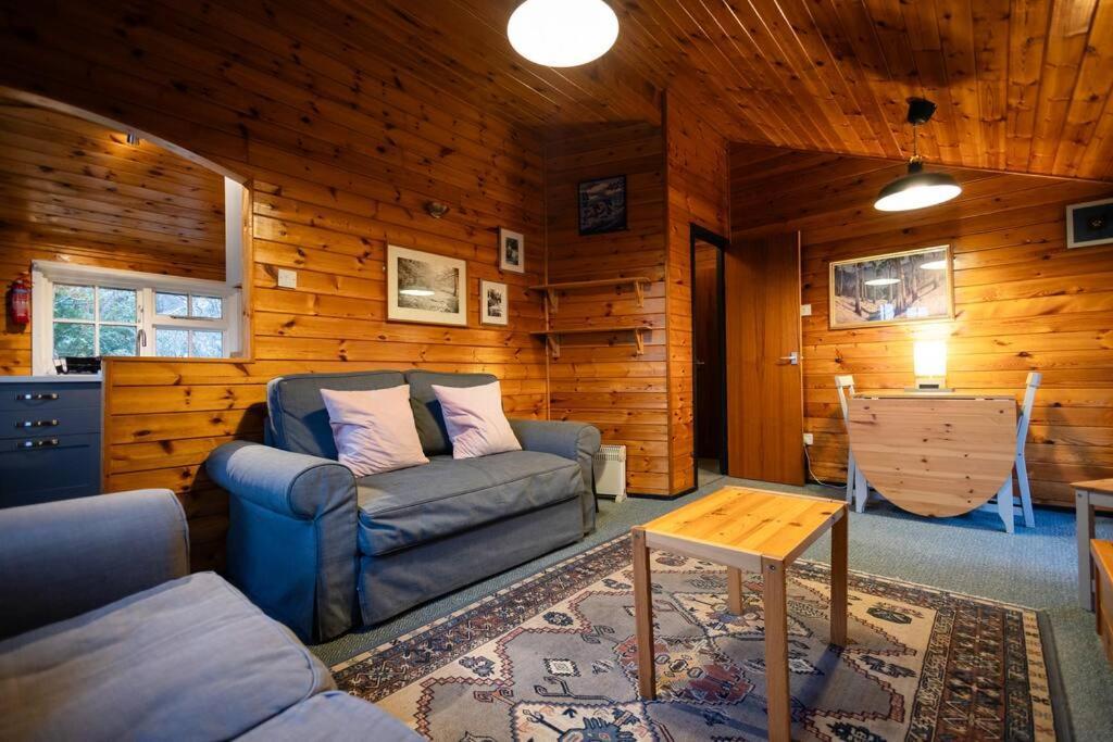 Cozy Norwegian Style Log In Rural Snowdonia - 2 Bedrooms & Parking By Seren Short Holiday home Ffestiniog
